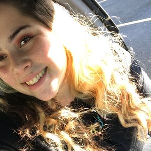 Meet your Posher, Becca